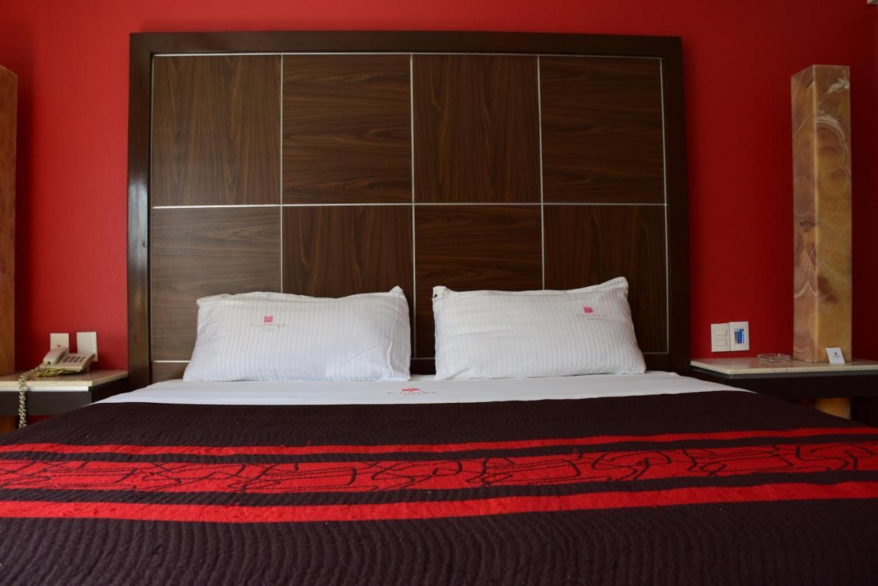 Plutarco Suites Mexico By Eksteriør billede