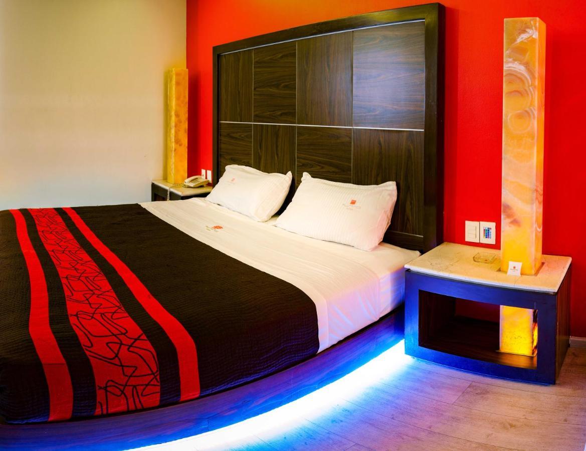 Plutarco Suites Mexico By Eksteriør billede